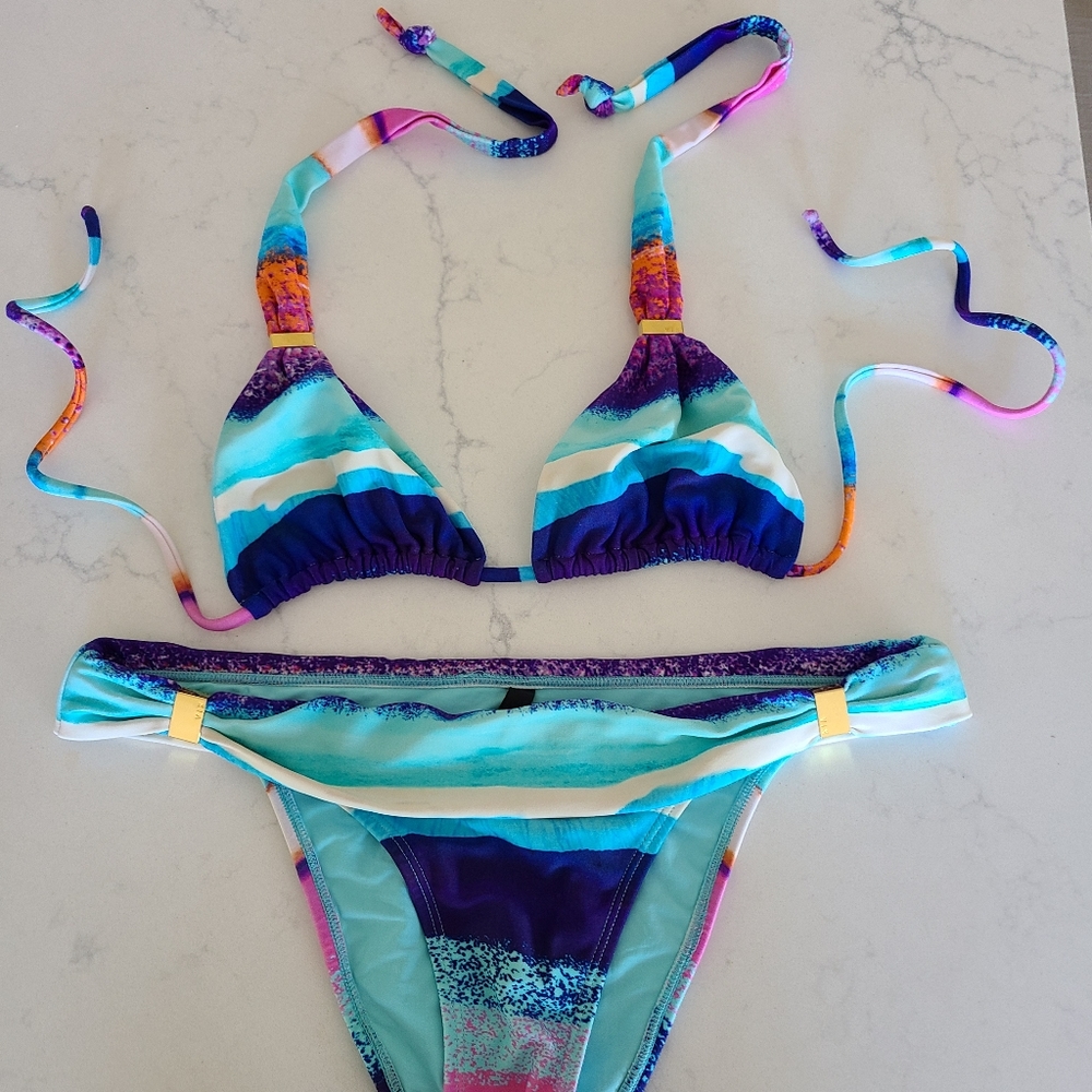 Vix bathing suit